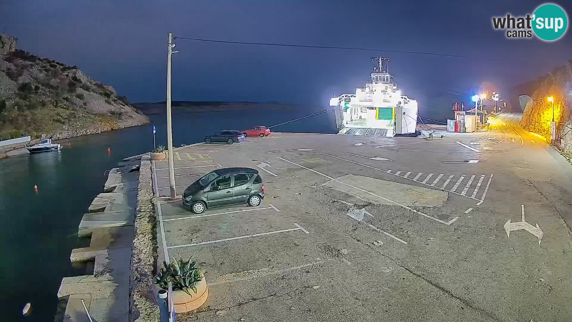 Webcam del puerto de ferris de Prizna – hacia la isla de Pag