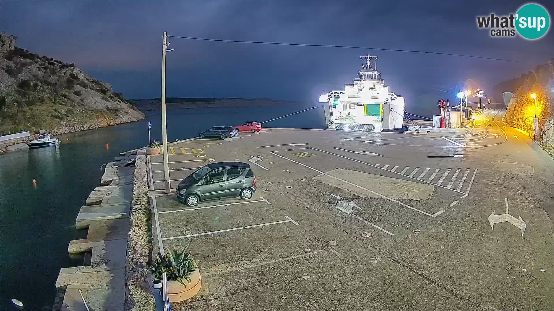 Webcam del puerto de ferris de Prizna – hacia la isla de Pag