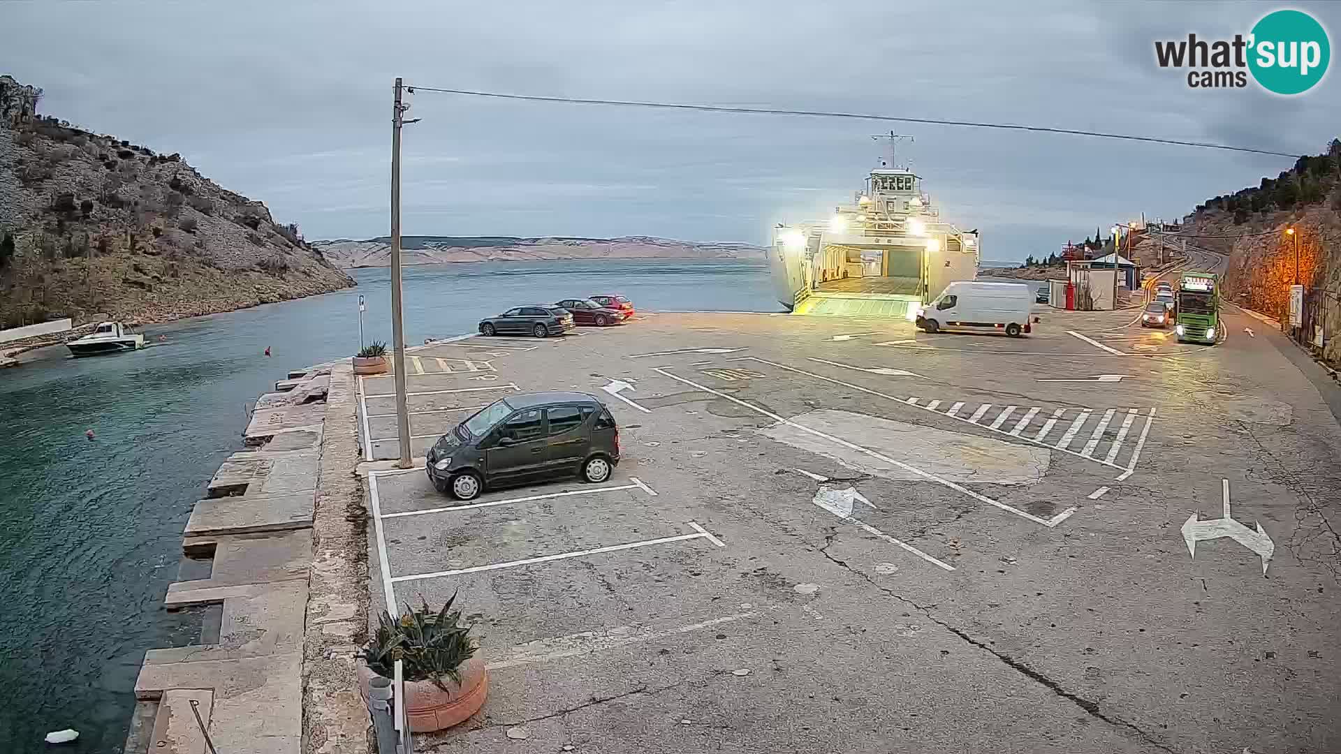 Webcam Prizna ferry port to Pag island