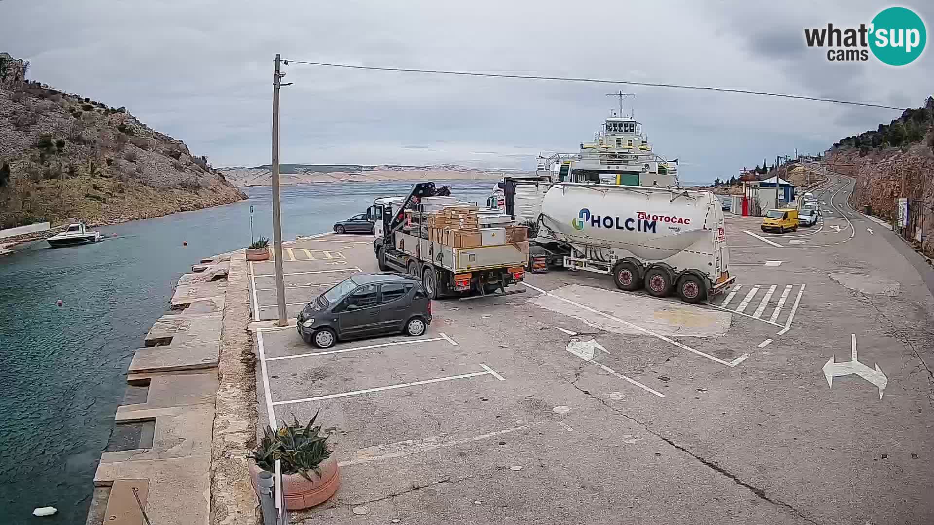 Webcam del puerto de ferris de Prizna – hacia la isla de Pag