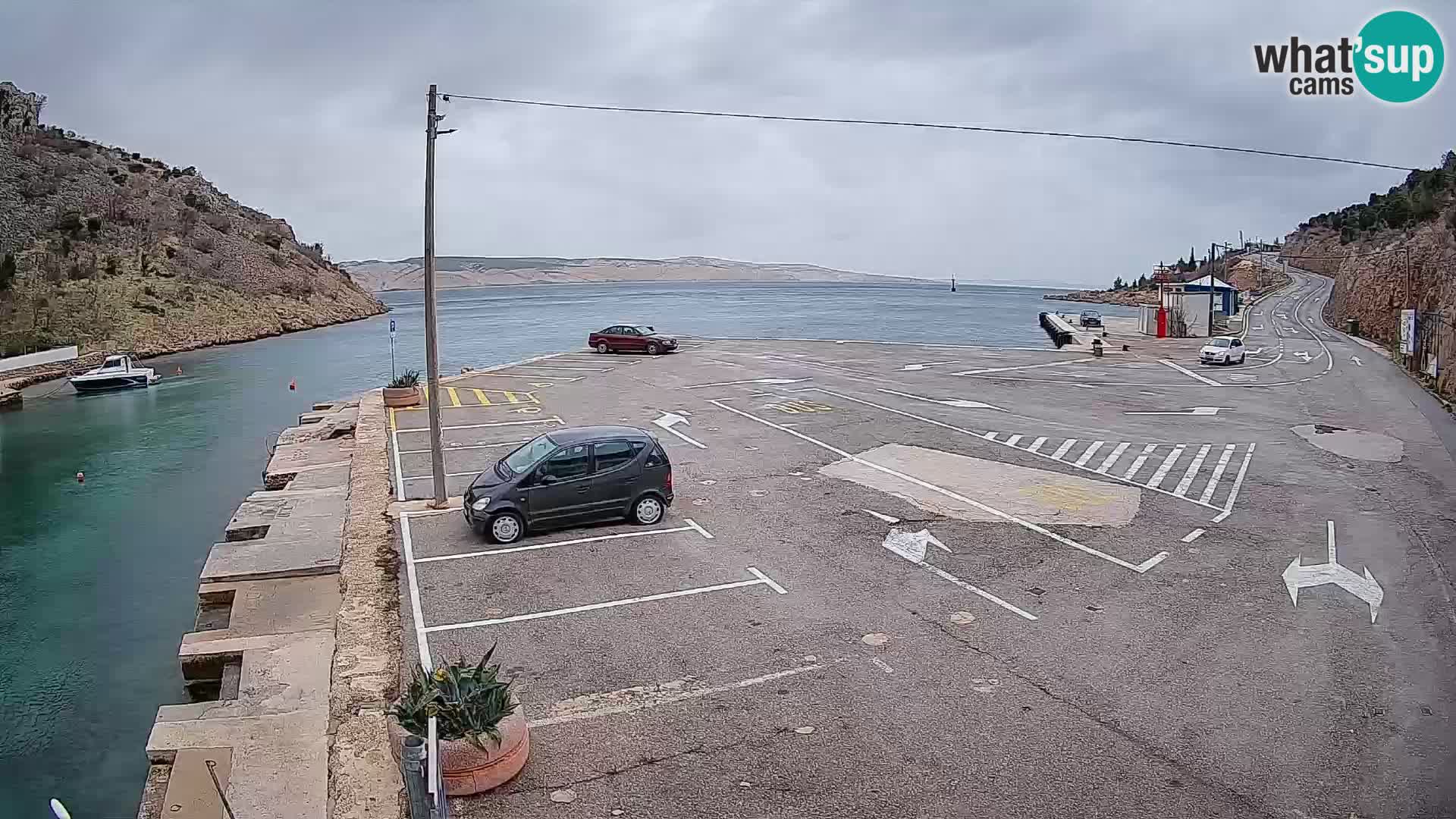Webcam del puerto de ferris de Prizna – hacia la isla de Pag