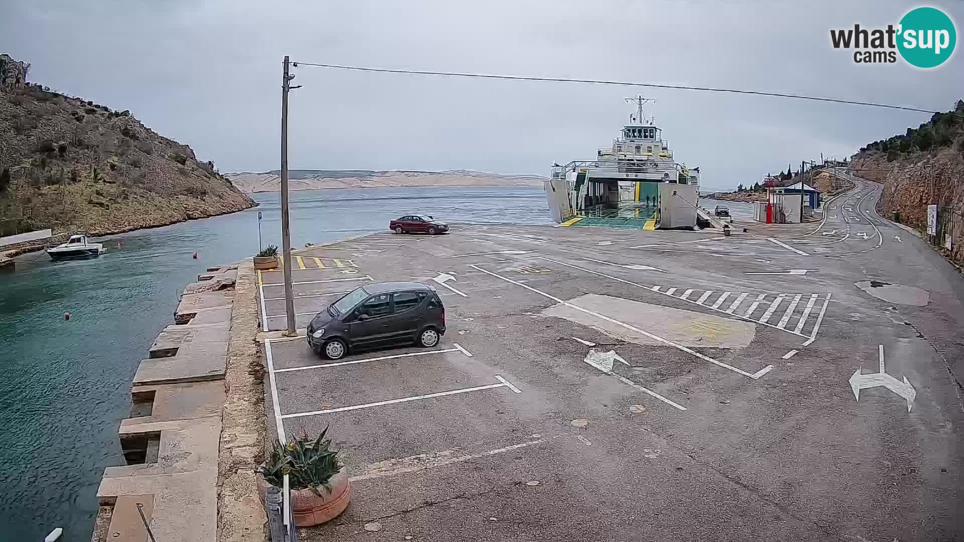 Web kamera trajektna luka Prizna – prema otoku Pag