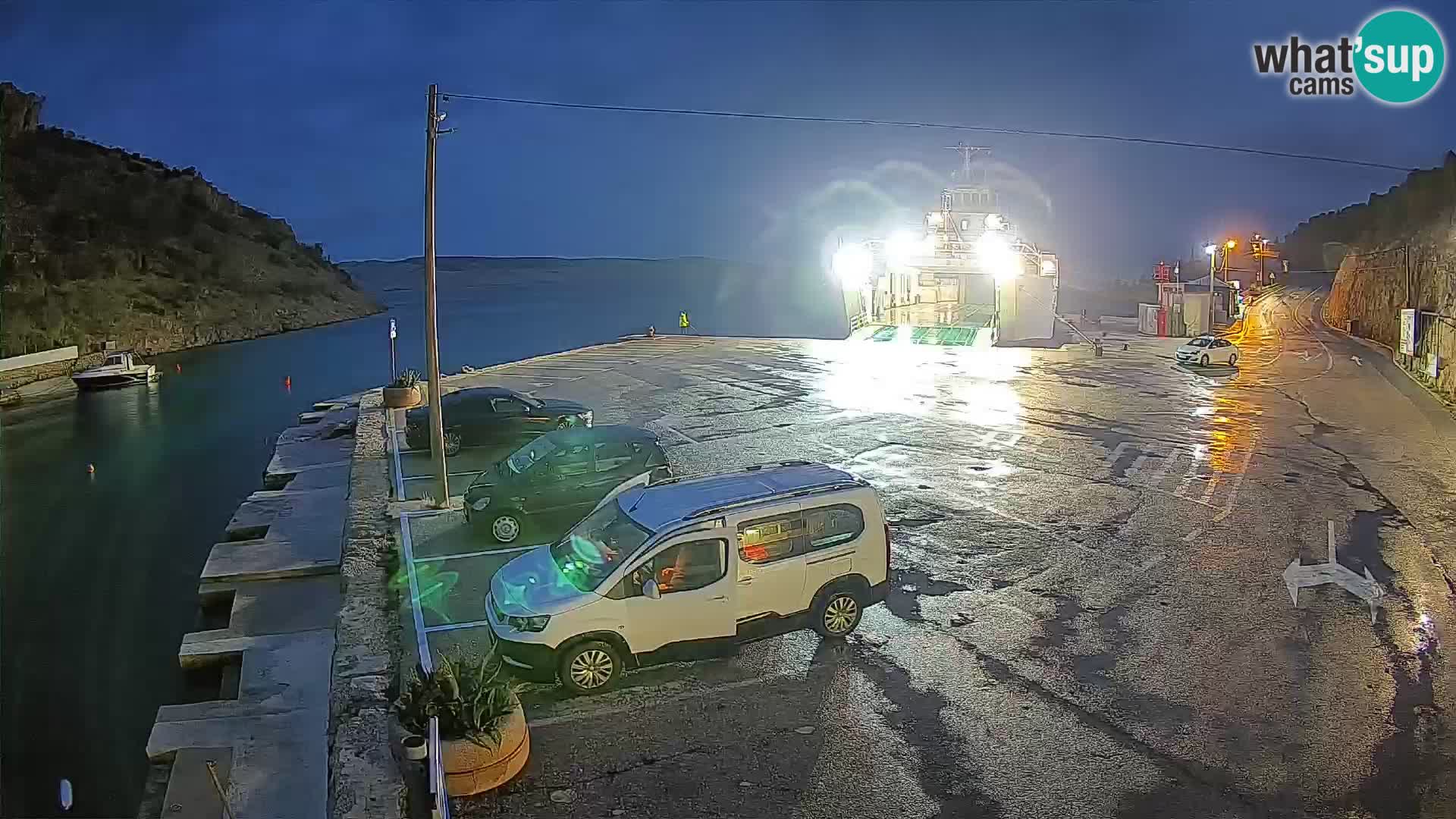 Web kamera trajektna luka Prizna – prema otoku Pag