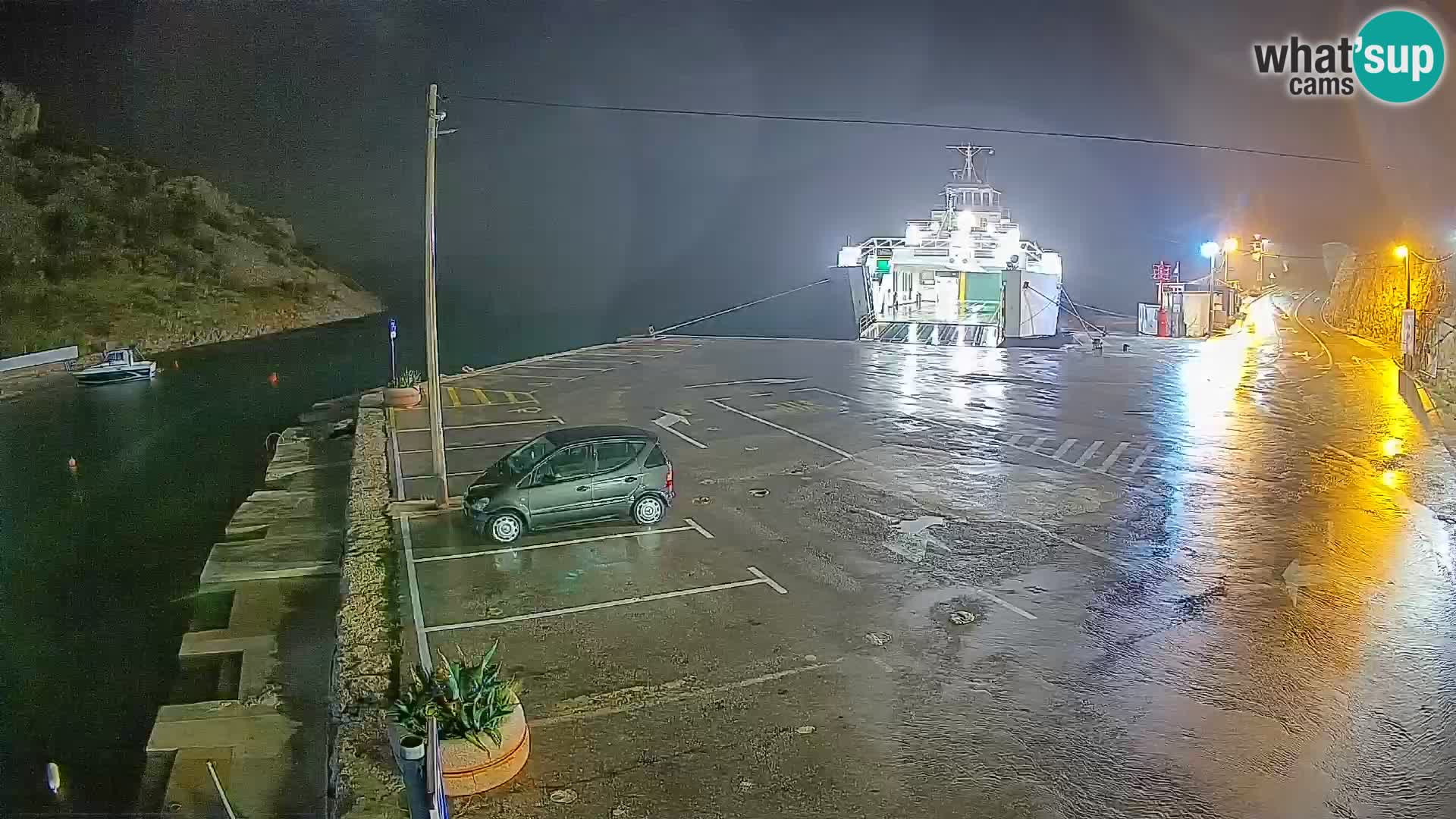 Webcam del puerto de ferris de Prizna – hacia la isla de Pag