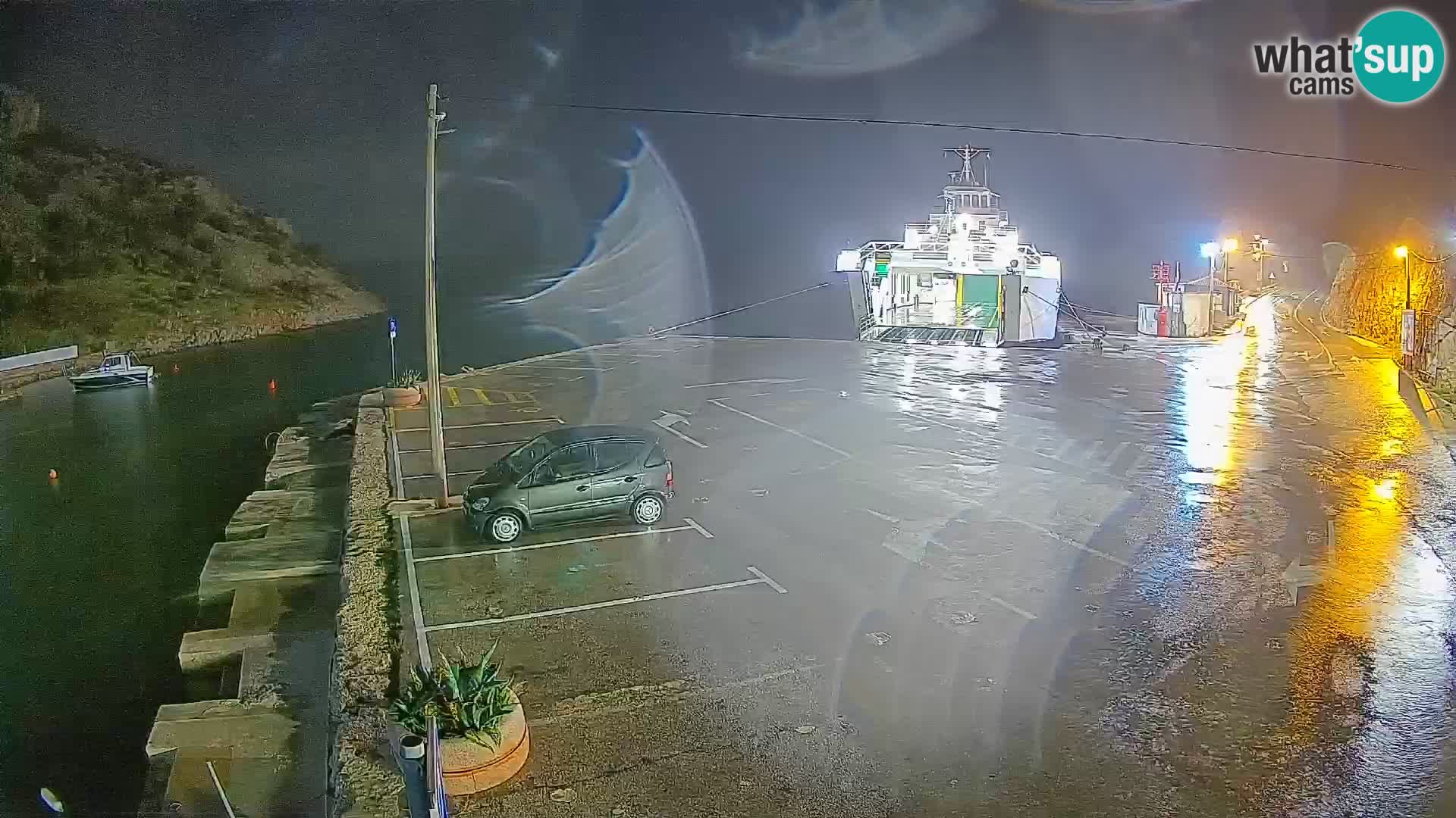 Webcam del puerto de ferris de Prizna – hacia la isla de Pag