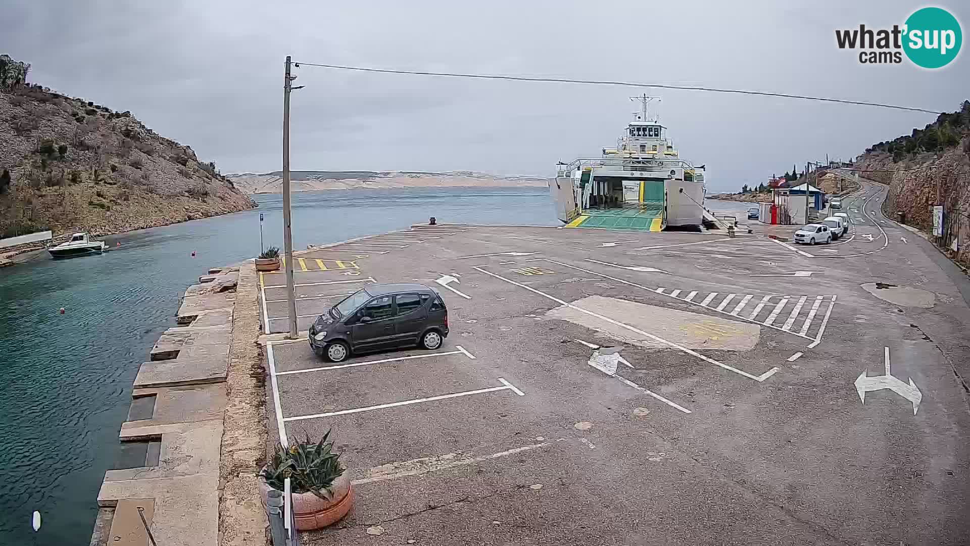 Webcam Prizna ferry port to Pag island