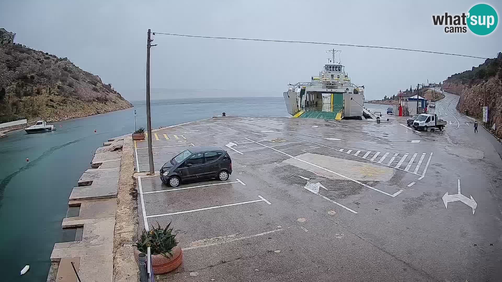 Webcam del puerto de ferris de Prizna – hacia la isla de Pag