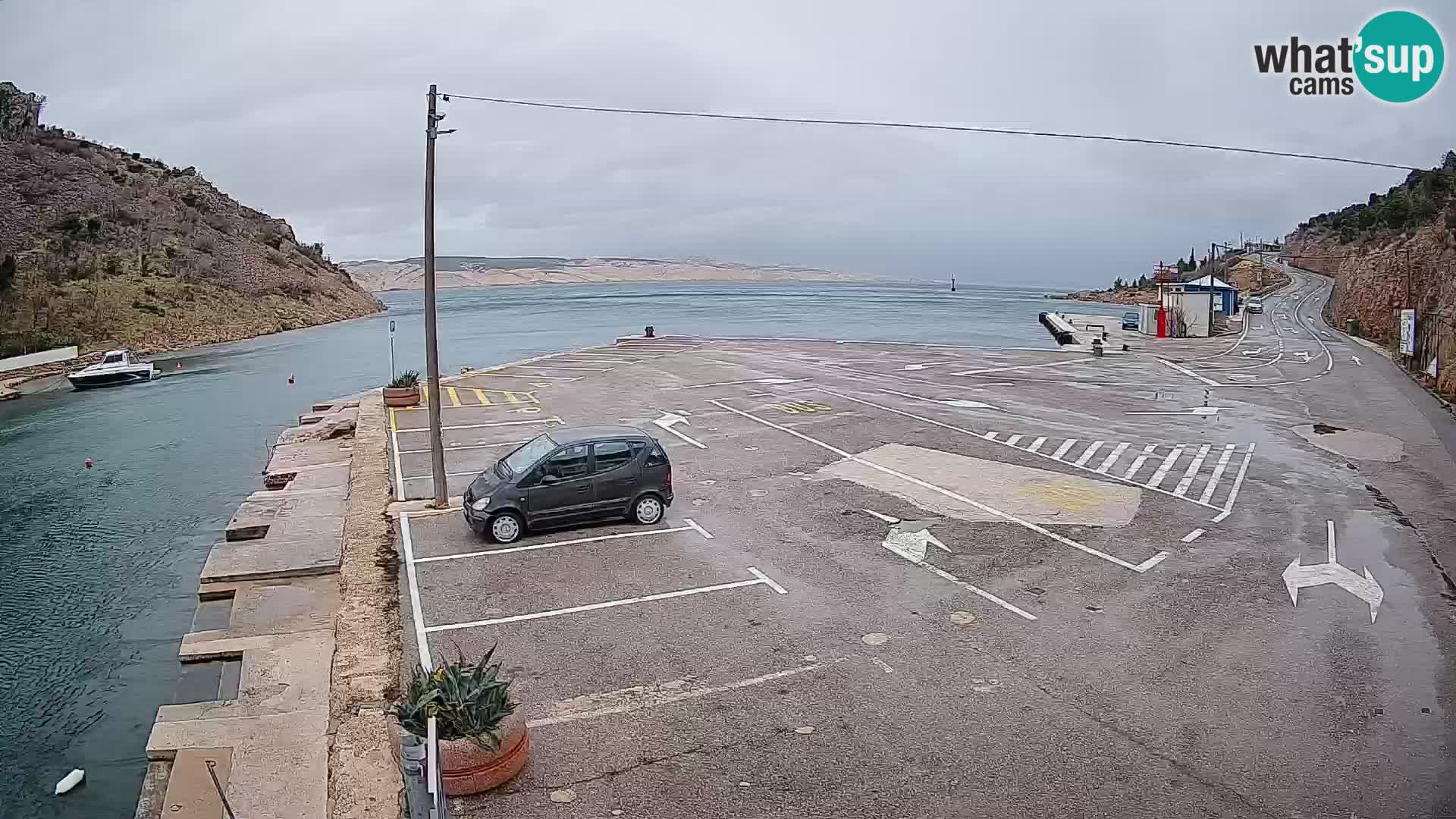Webcam del puerto de ferris de Prizna – hacia la isla de Pag