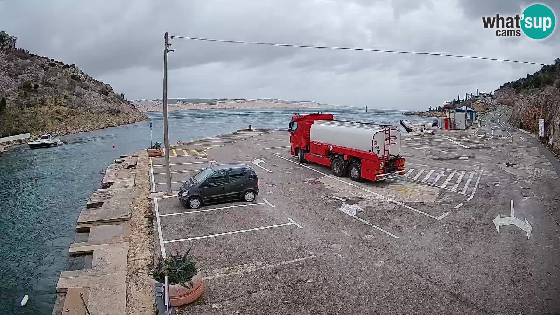 Webcam Prizna ferry port to Pag island