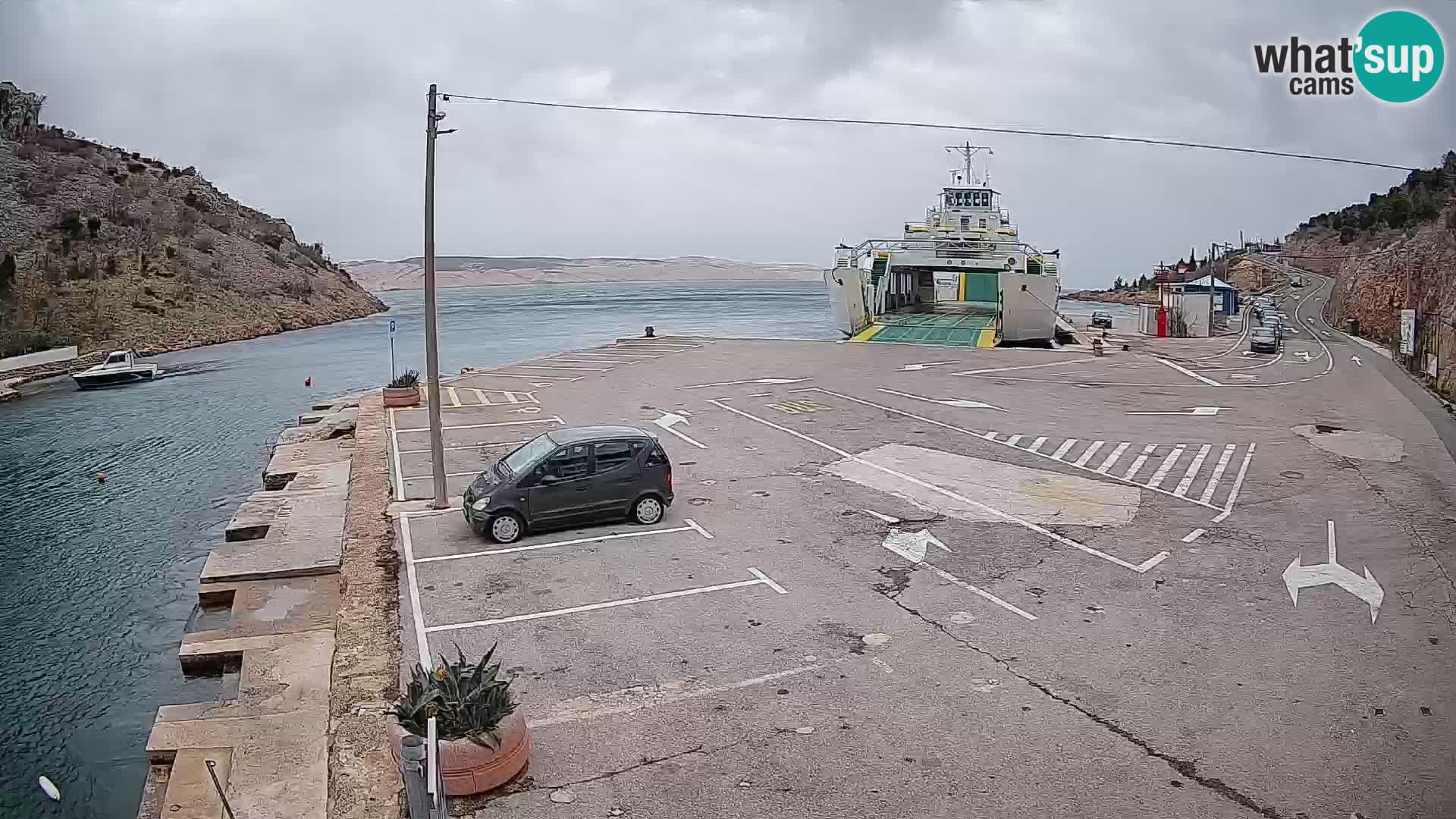 Web kamera trajektna luka Prizna – prema otoku Pag