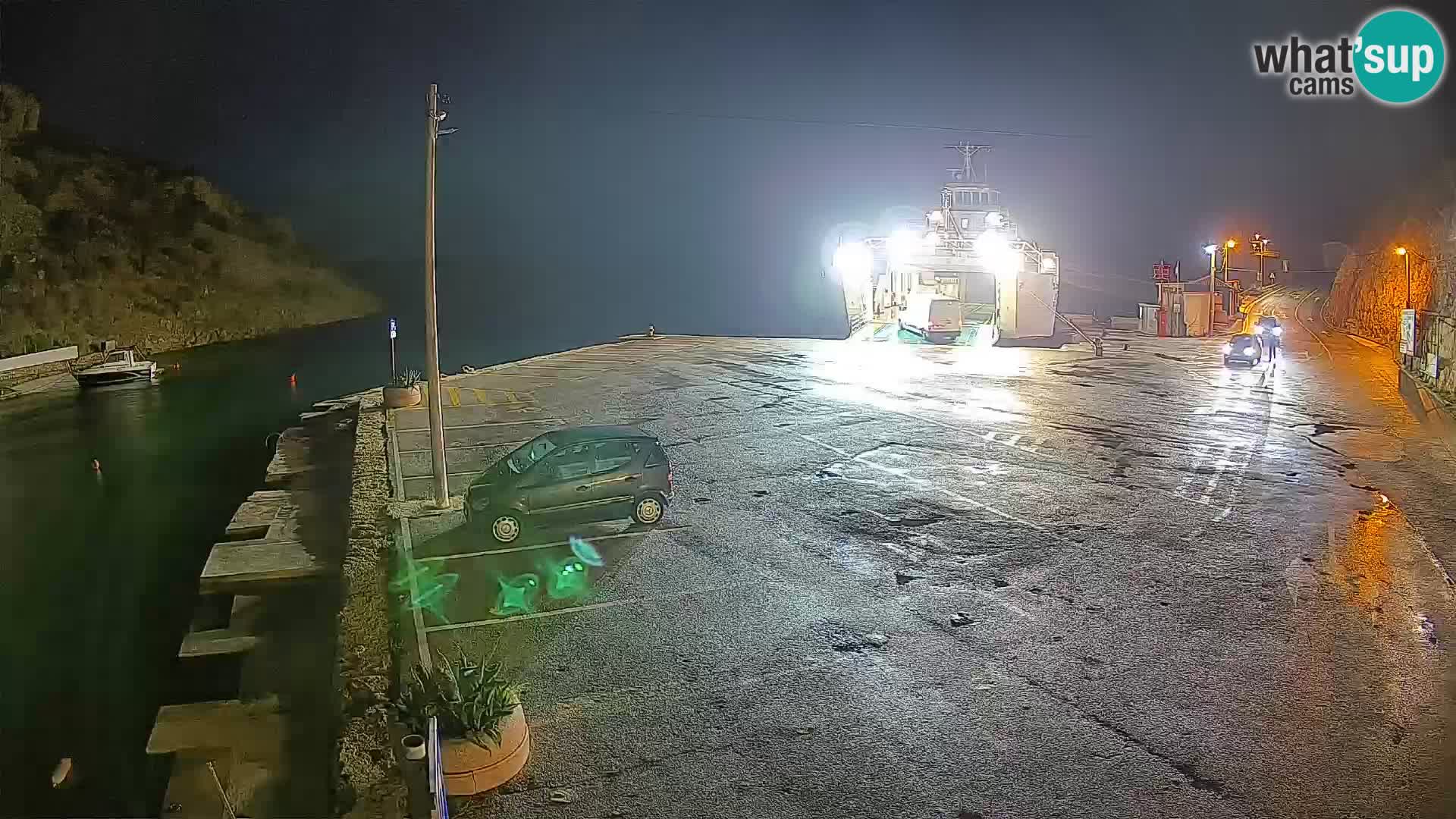 Web kamera trajektna luka Prizna – prema otoku Pag