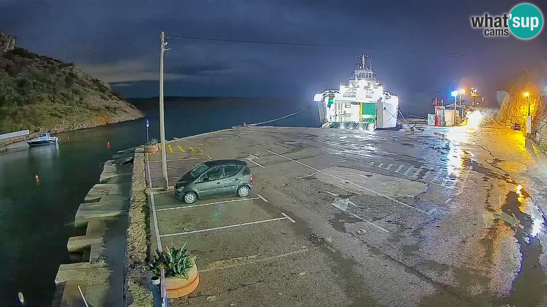 Webcam del puerto de ferris de Prizna – hacia la isla de Pag