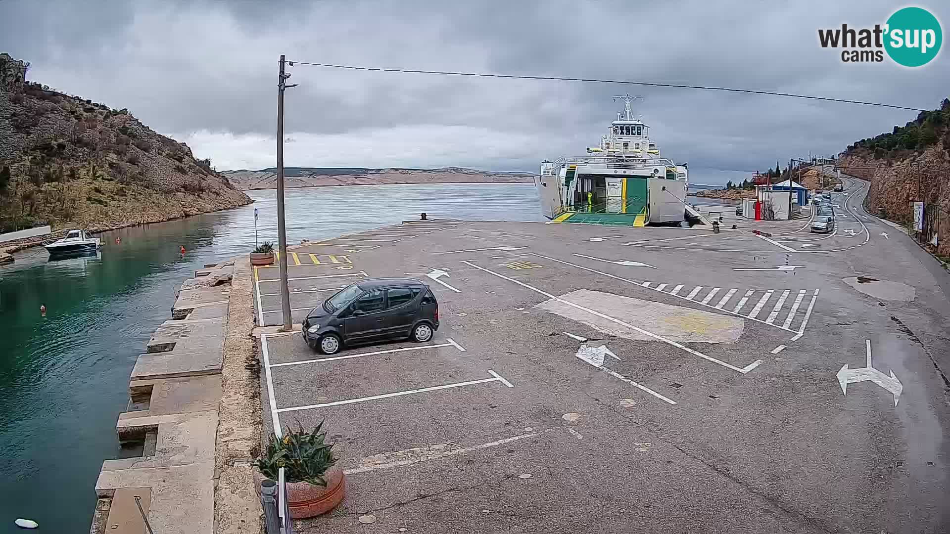 Webcam del puerto de ferris de Prizna – hacia la isla de Pag