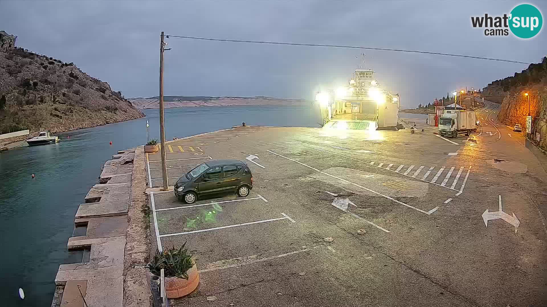 Webcam Prizna ferry port to Pag island