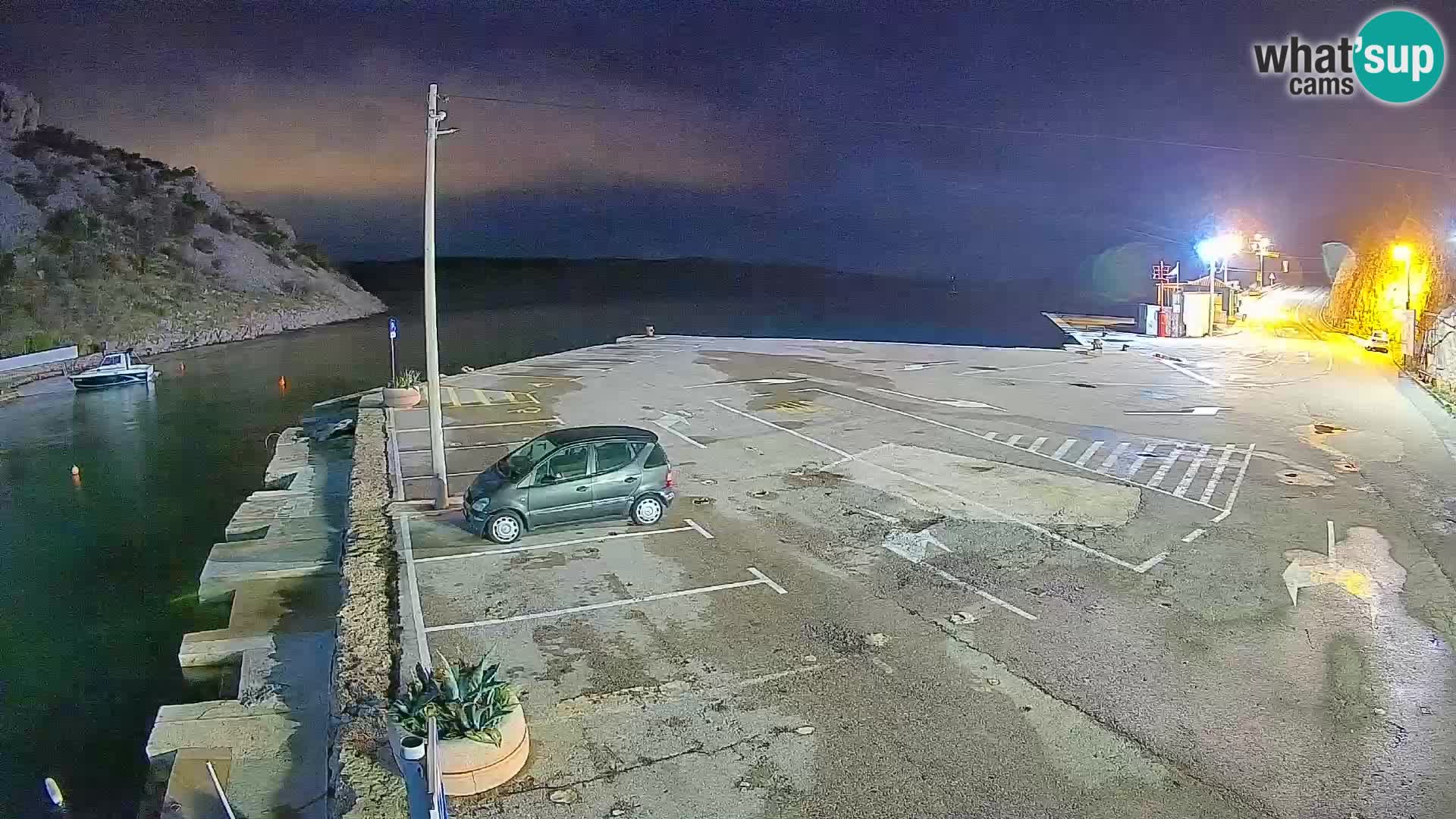 Webcam del puerto de ferris de Prizna – hacia la isla de Pag