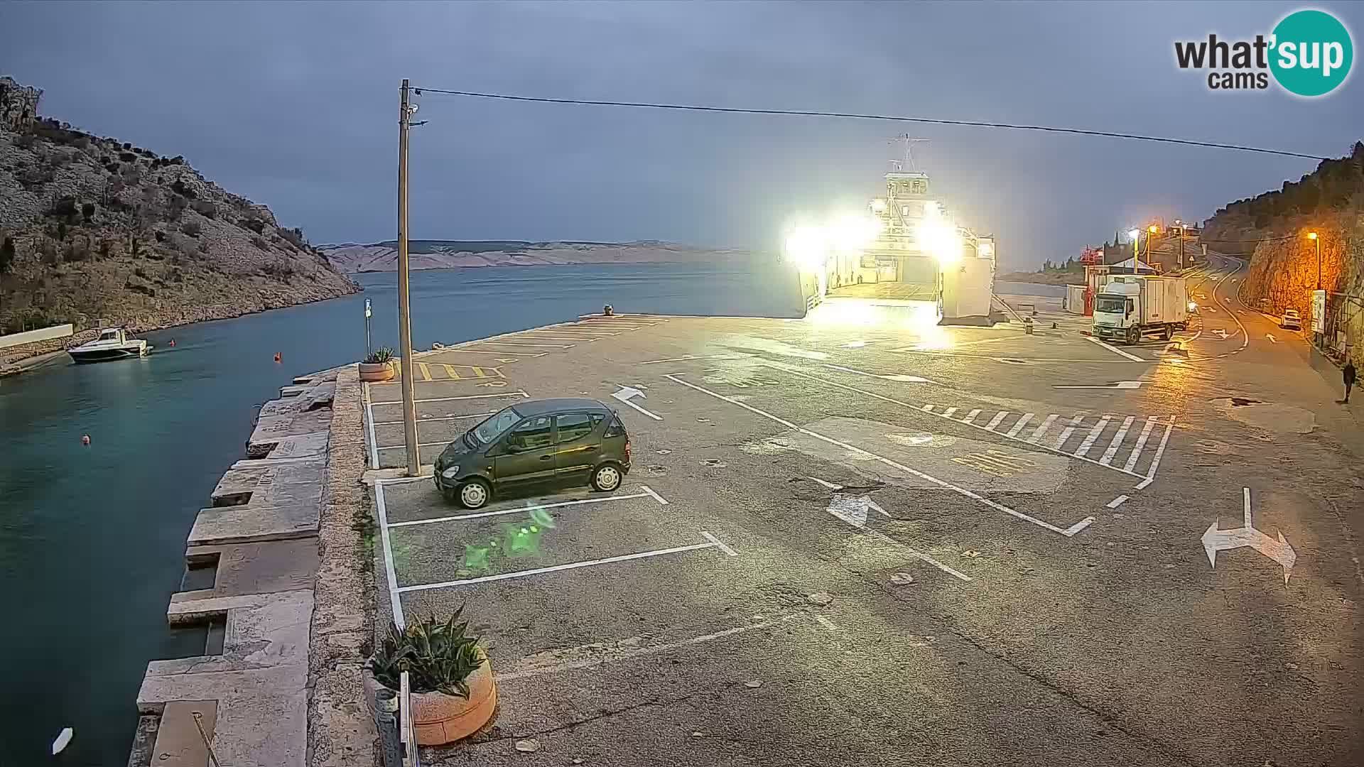 Webcam port de ferry de Prizna – vers l’île de Pag