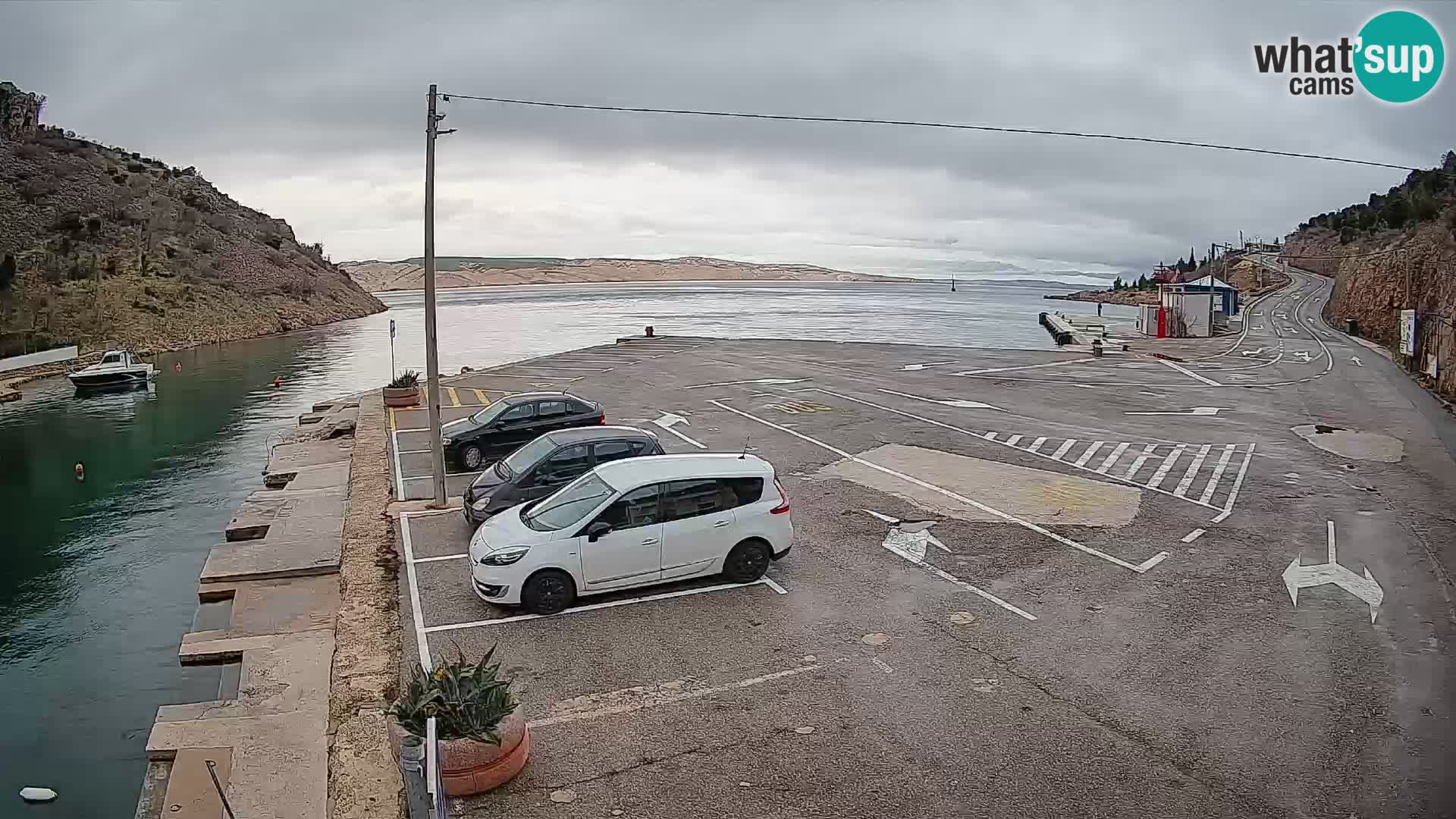 Web kamera trajektna luka Prizna – prema otoku Pag