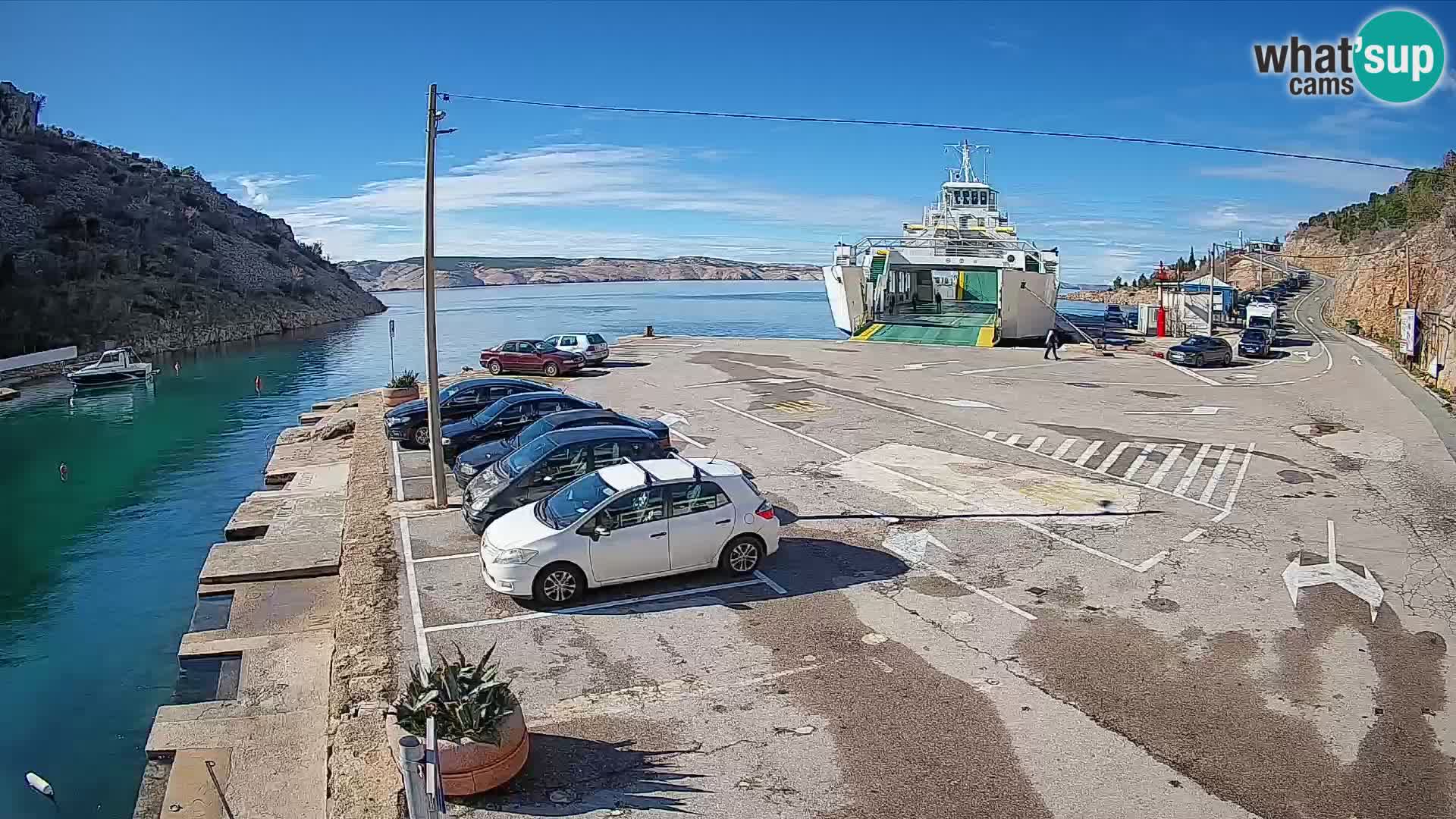 Webcam del puerto de ferris de Prizna – hacia la isla de Pag
