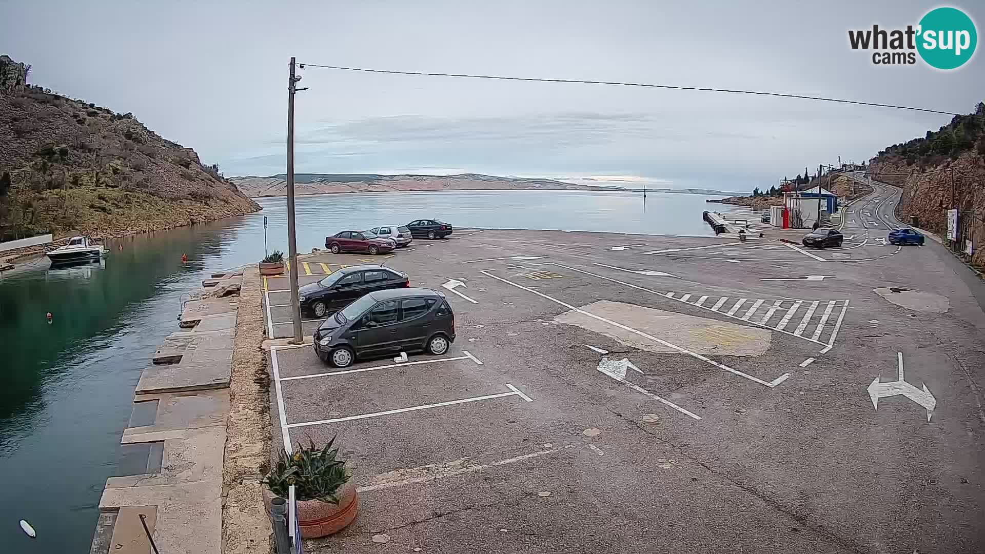 Webcam del puerto de ferris de Prizna – hacia la isla de Pag