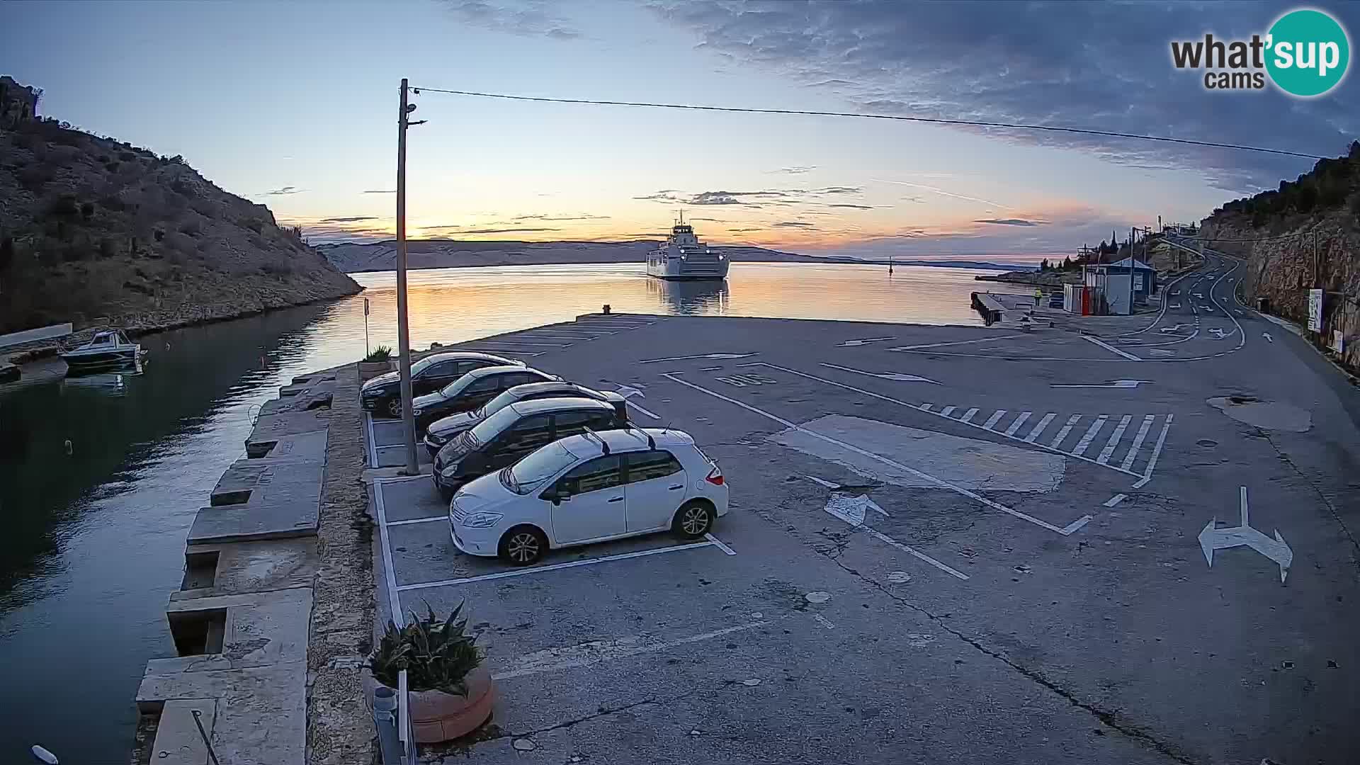 Webcam Prizna ferry port to Pag island