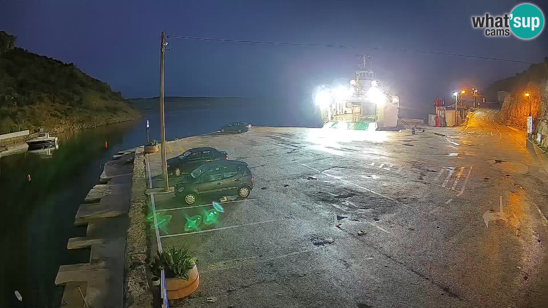 Web kamera trajektna luka Prizna – prema otoku Pag