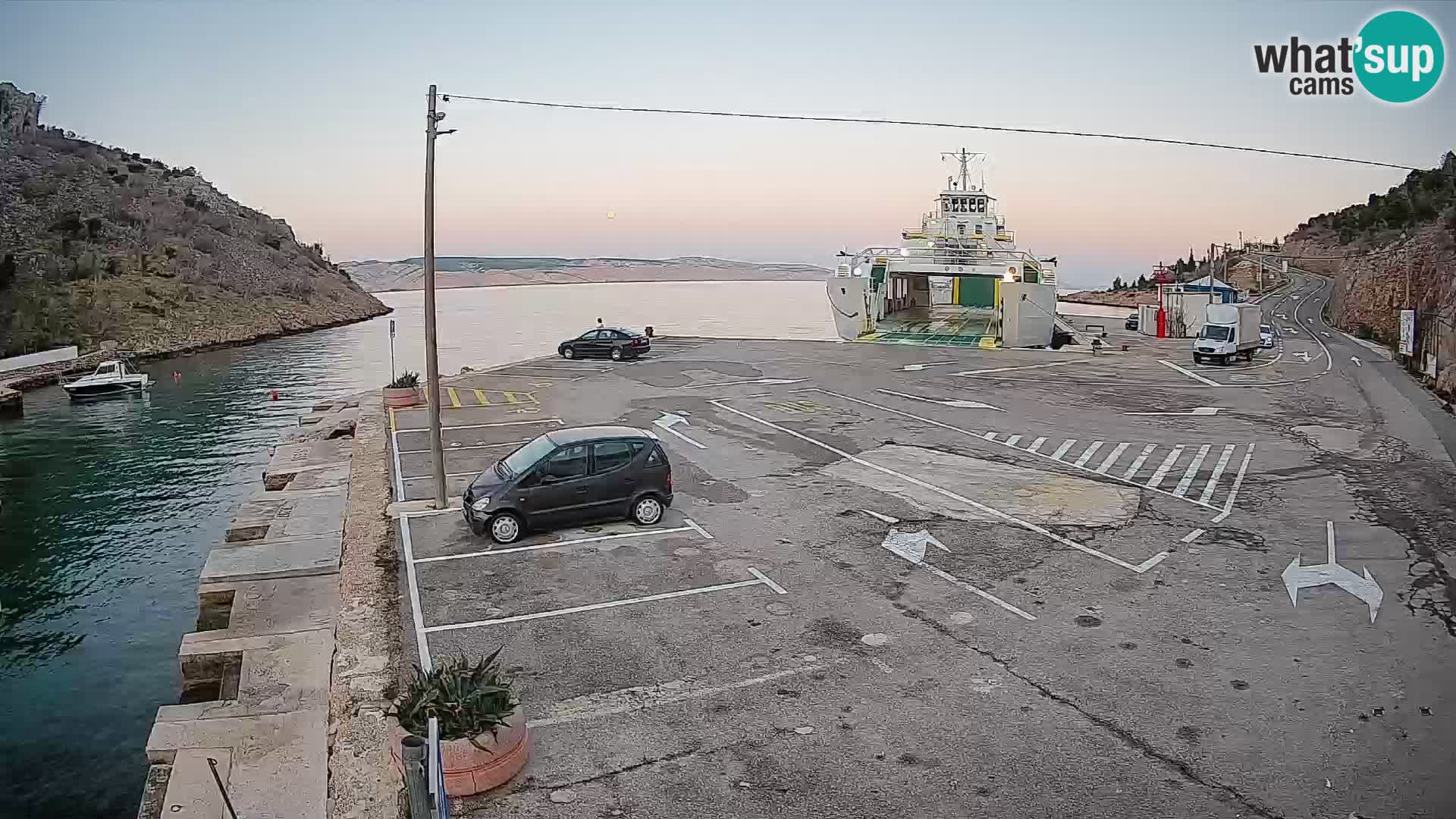 Webcam Prizna ferry port to Pag island