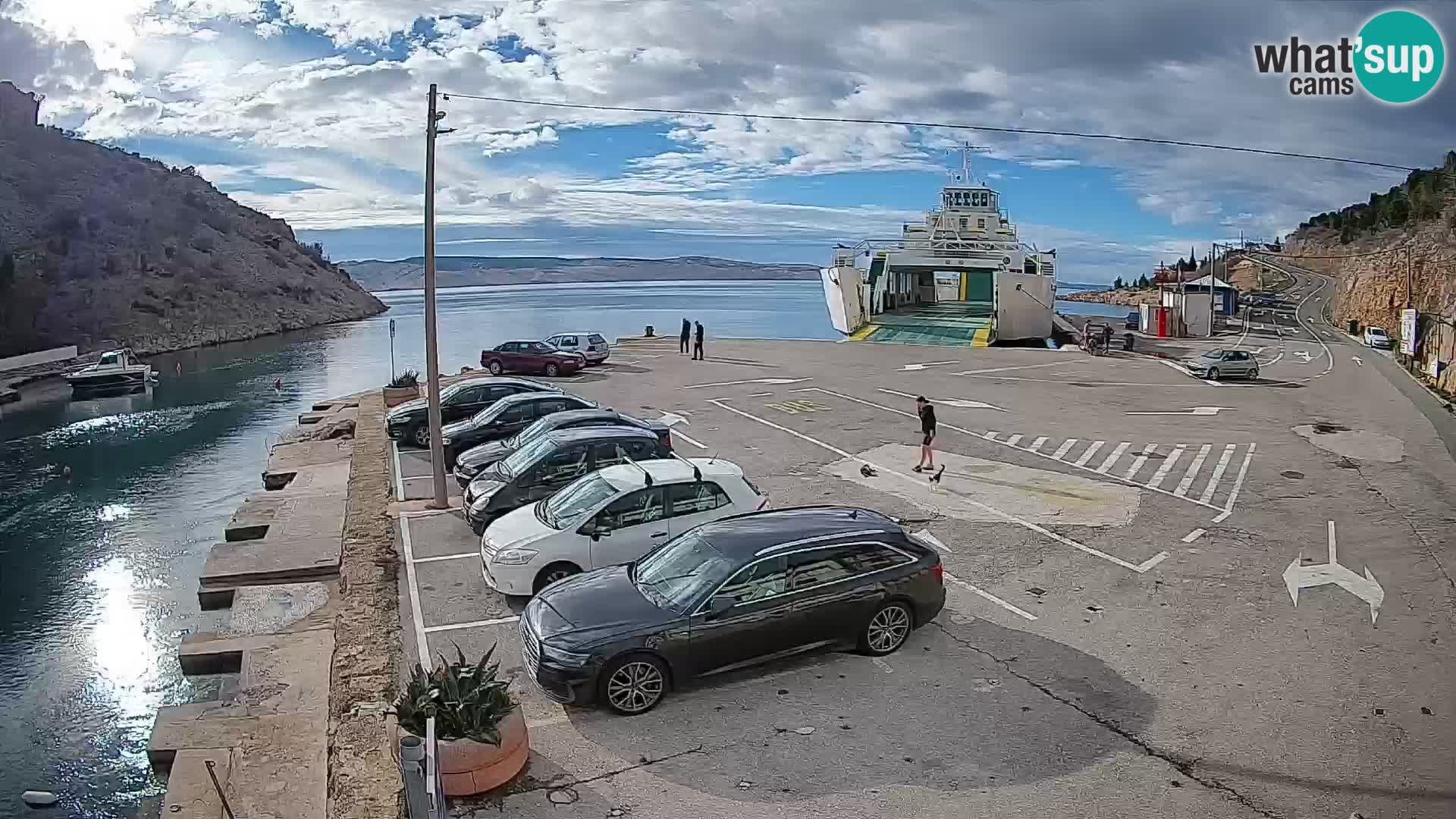 Webcam del puerto de ferris de Prizna – hacia la isla de Pag