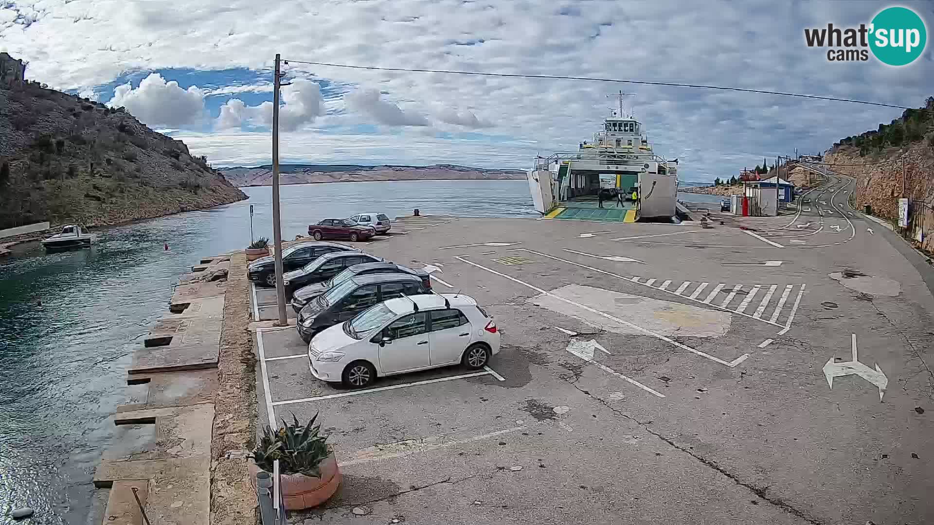 Webcam del puerto de ferris de Prizna – hacia la isla de Pag