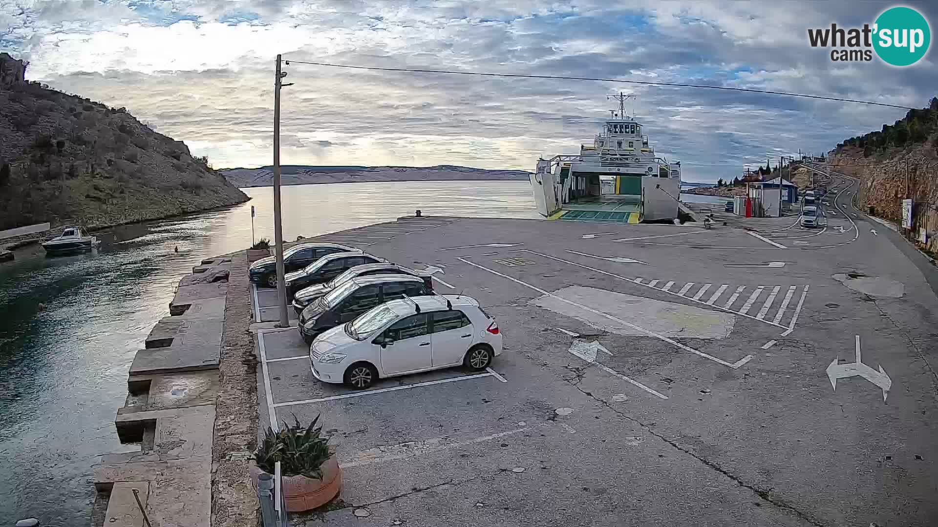 Webcam port de ferry de Prizna – vers l’île de Pag