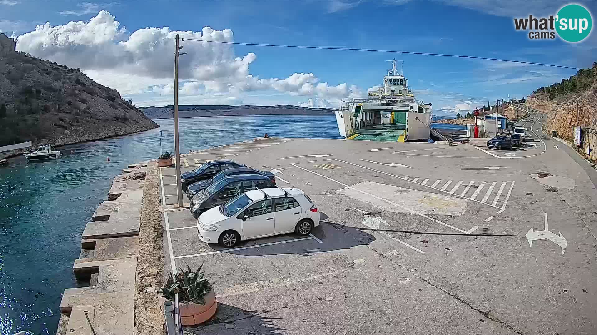 Webcam del puerto de ferris de Prizna – hacia la isla de Pag