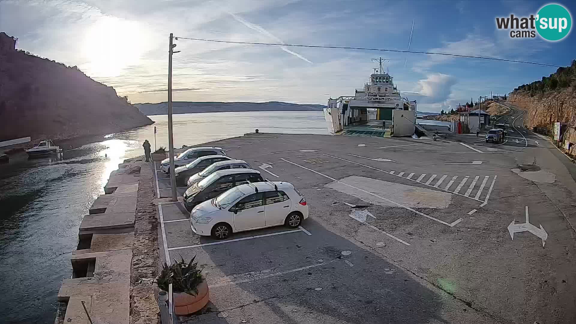 Web kamera trajektna luka Prizna – prema otoku Pag