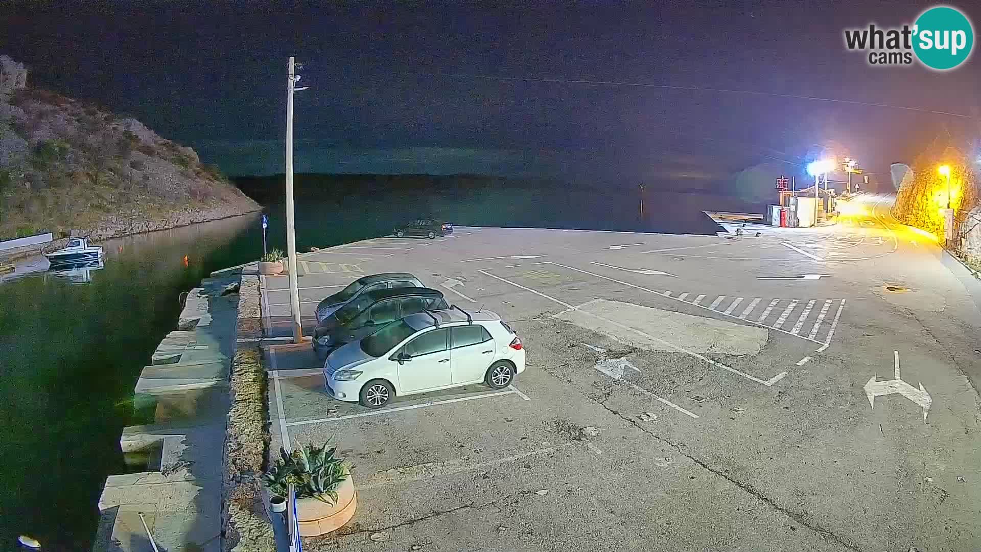 Webcam del puerto de ferris de Prizna – hacia la isla de Pag