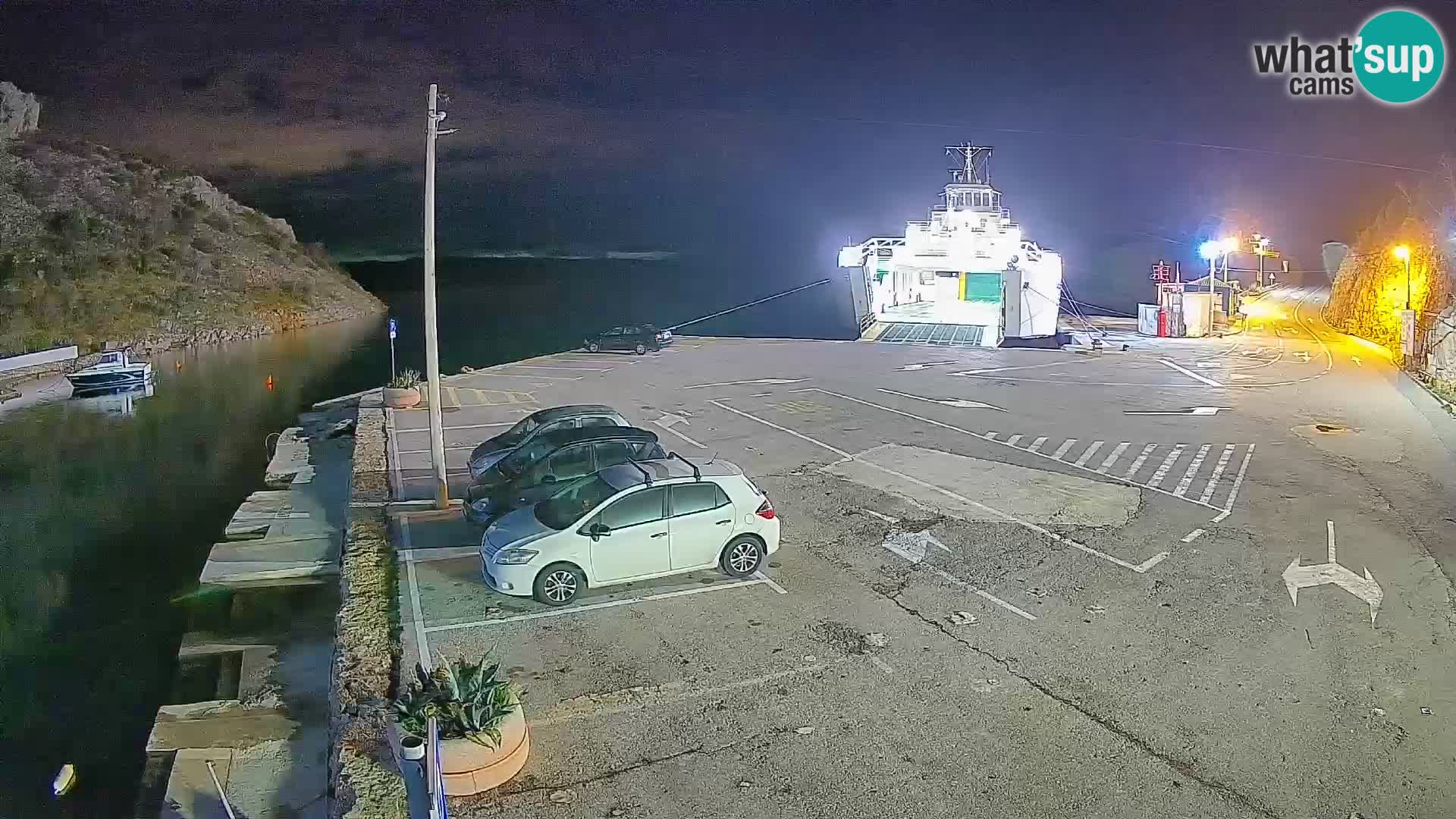 Web kamera trajektna luka Prizna – prema otoku Pag