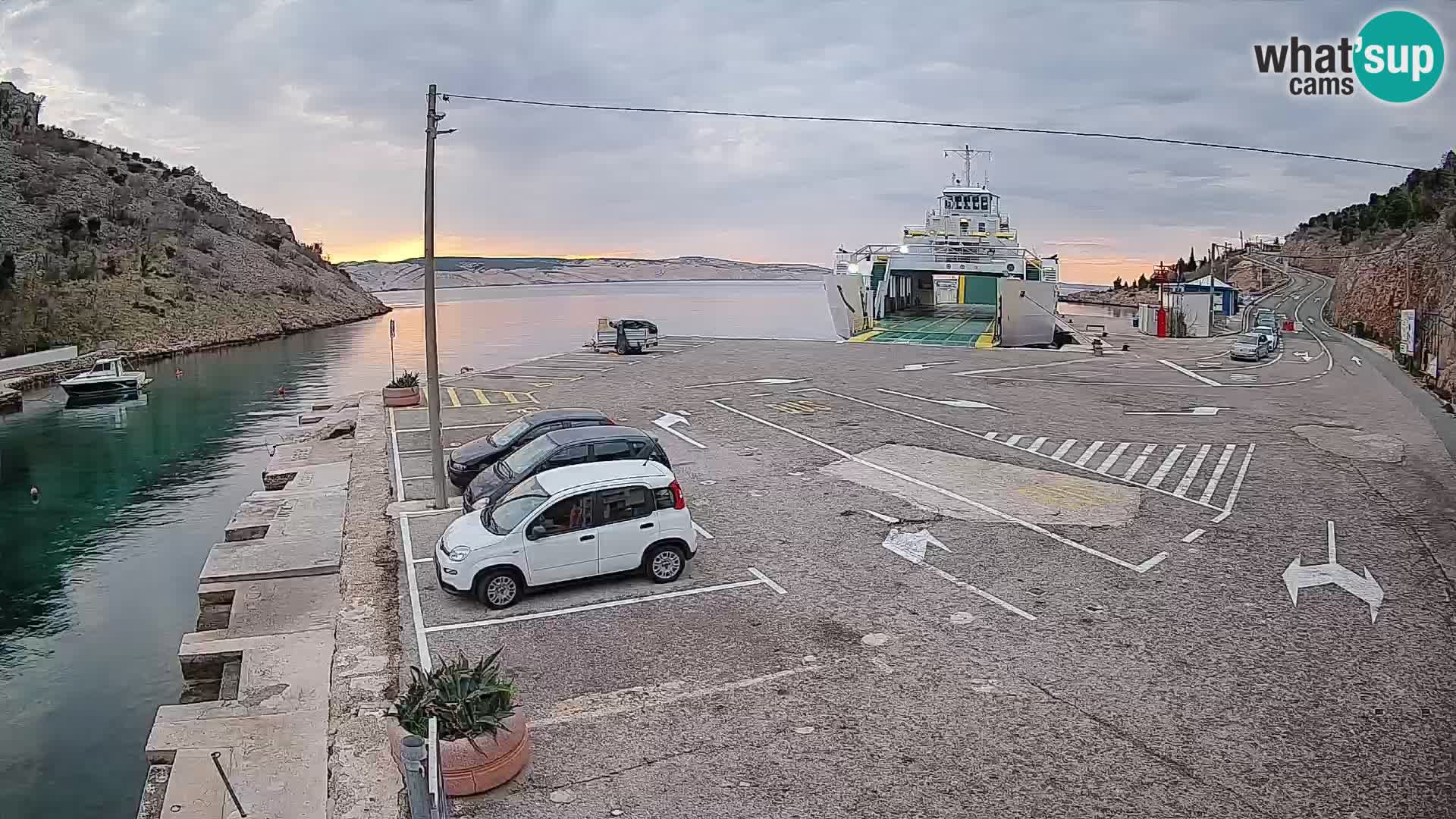 Webcam Prizna ferry port to Pag island