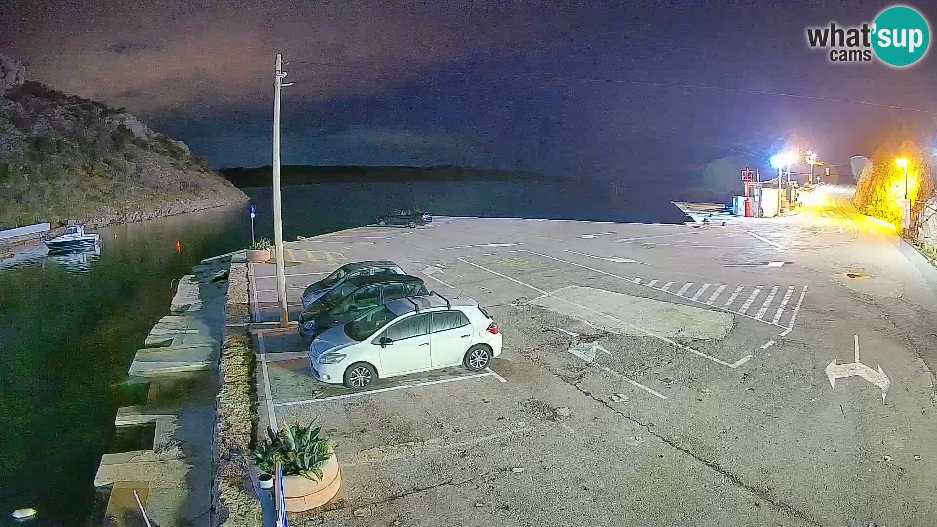 Web kamera trajektna luka Prizna – prema otoku Pag