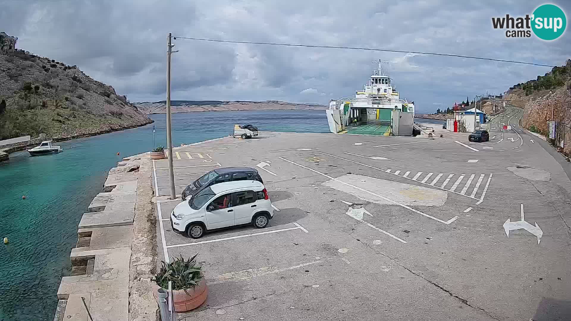 Webcam Prizna ferry port to Pag island