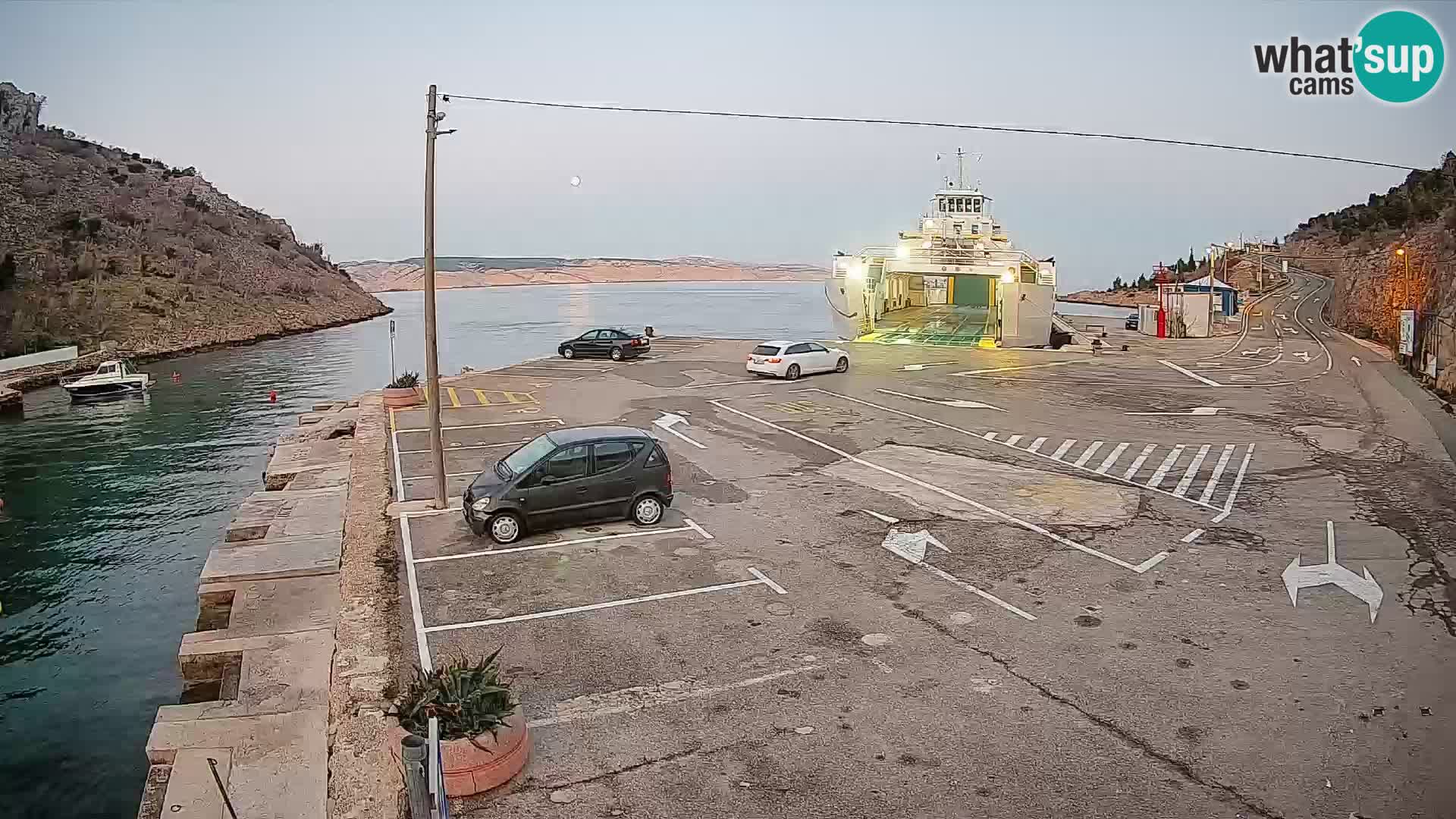 Webcam Prizna ferry port to Pag island