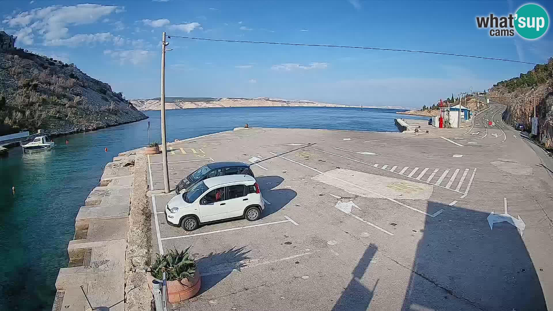 Webcam del puerto de ferris de Prizna – hacia la isla de Pag