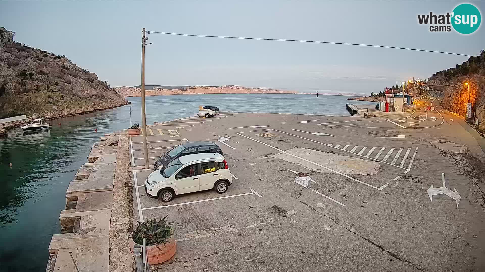 Webcam Prizna ferry port to Pag island
