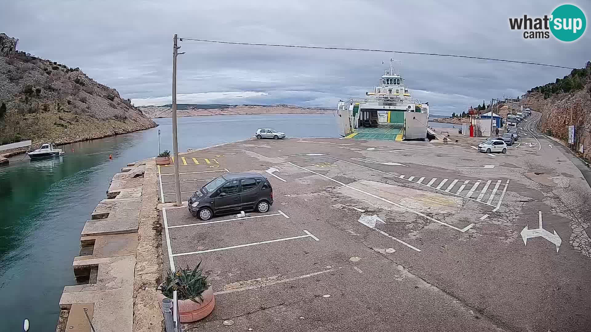 Webcam port de ferry de Prizna – vers l’île de Pag