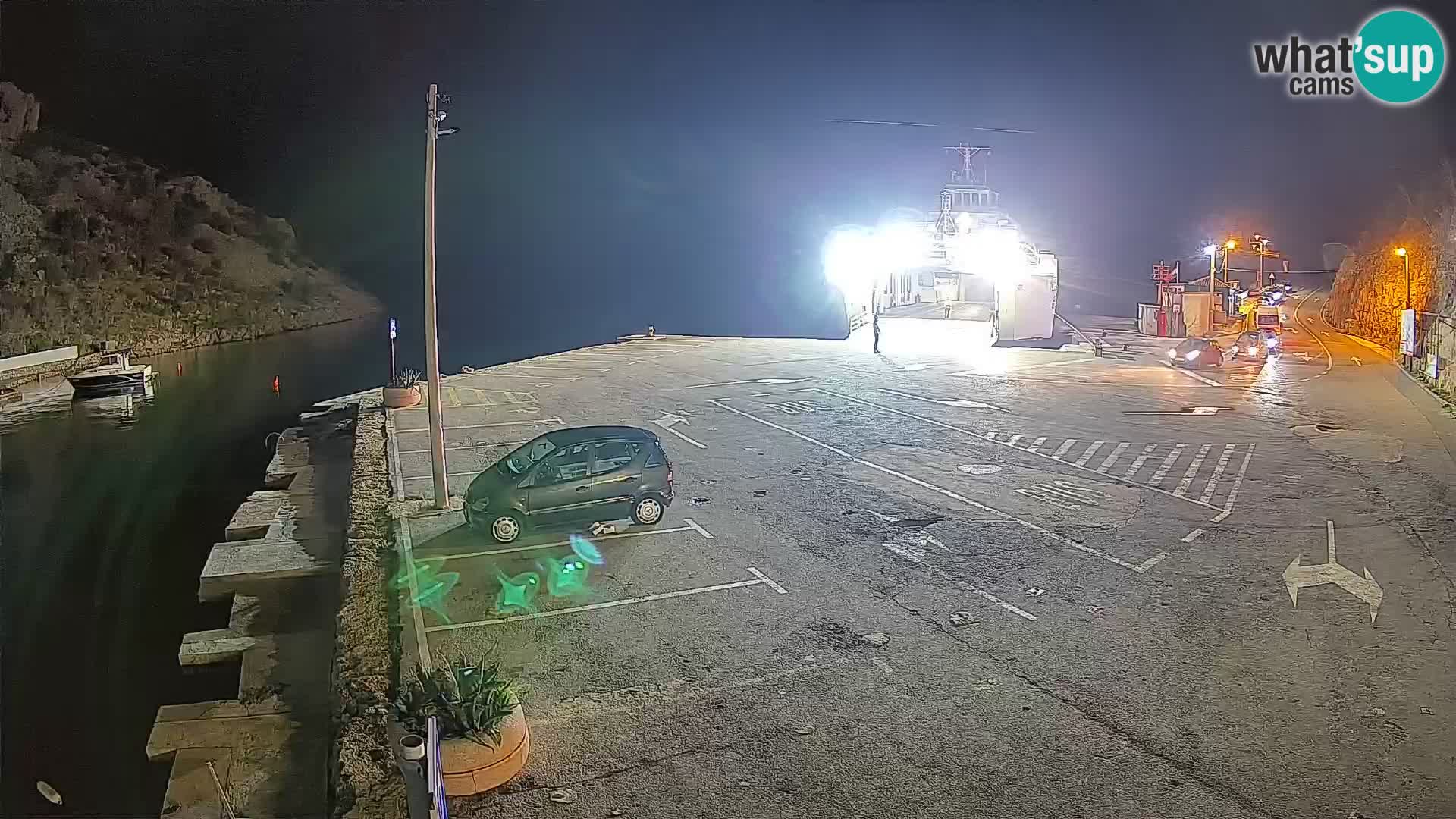 Webcam del puerto de ferris de Prizna – hacia la isla de Pag