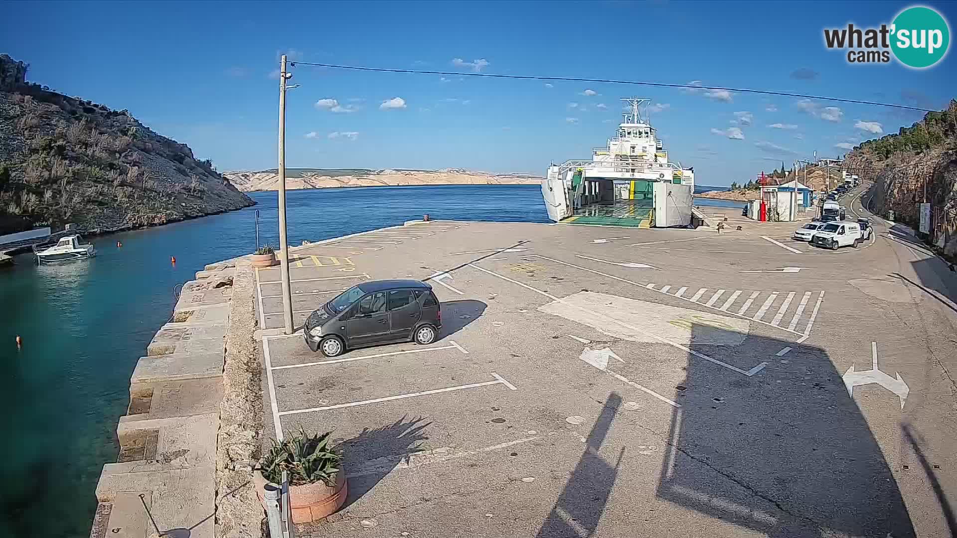 Webcam del puerto de ferris de Prizna – hacia la isla de Pag