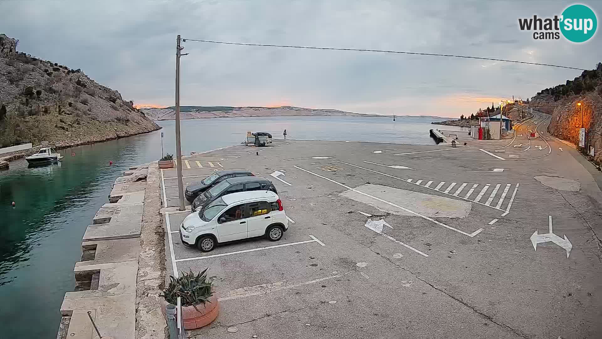 Webcam Prizna ferry port to Pag island