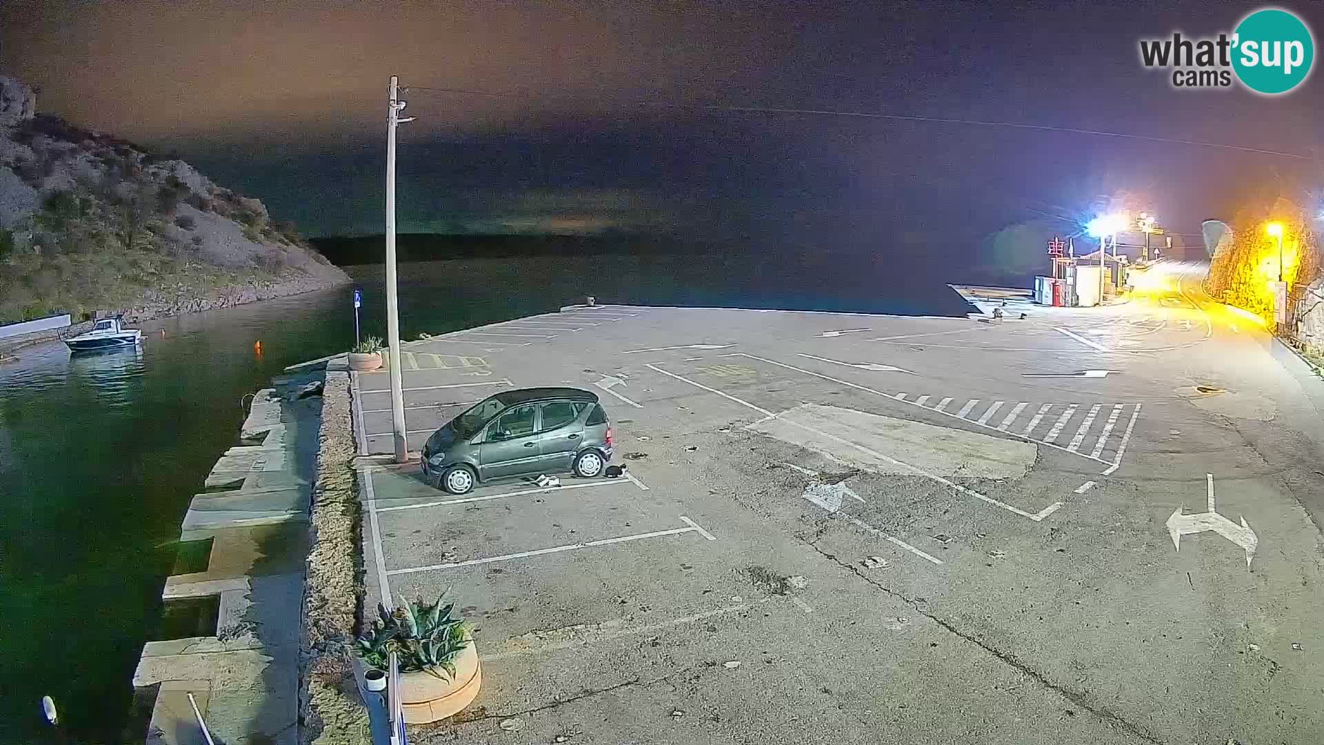 Webcam del puerto de ferris de Prizna – hacia la isla de Pag