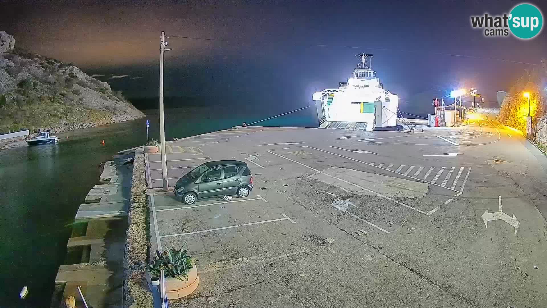 Web kamera trajektna luka Prizna – prema otoku Pag