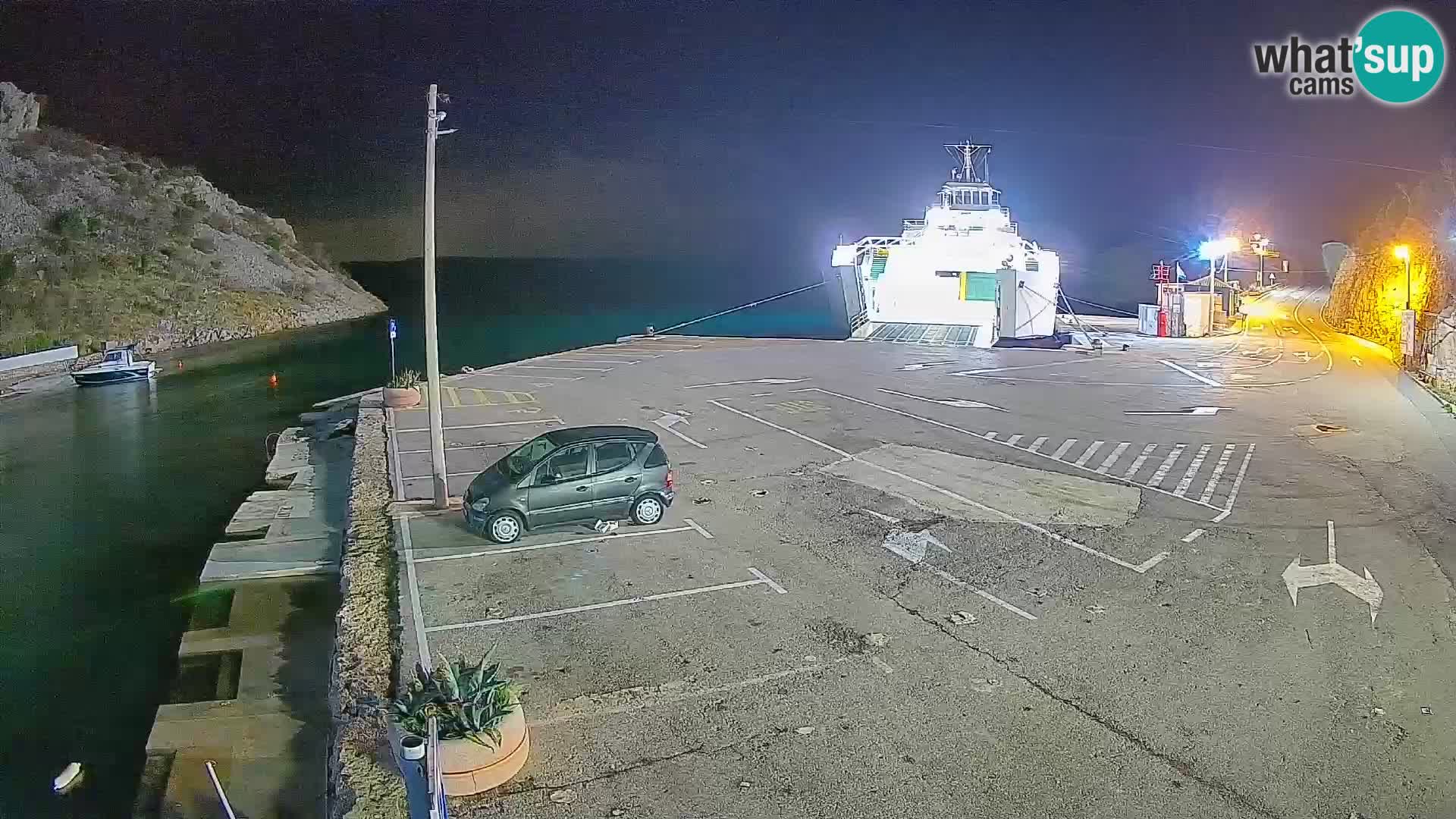 Webcam del puerto de ferris de Prizna – hacia la isla de Pag