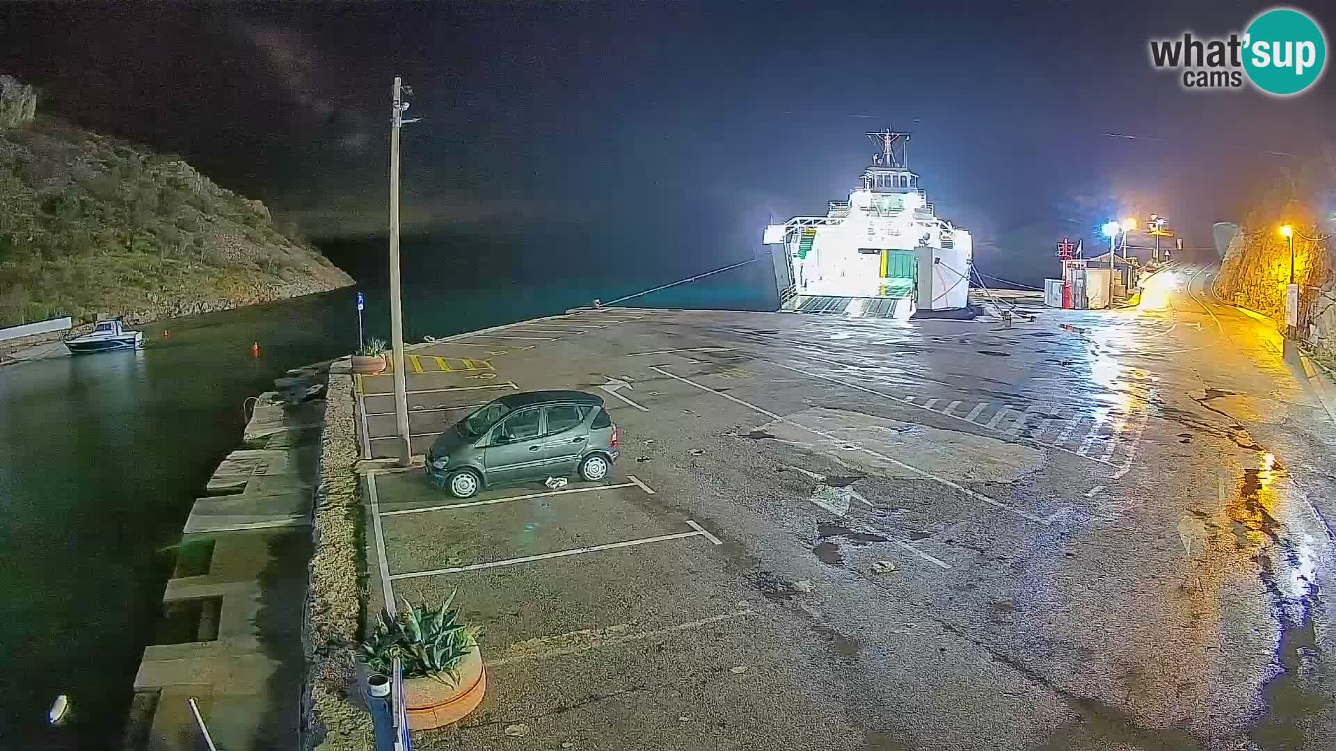 Web kamera trajektna luka Prizna – prema otoku Pag