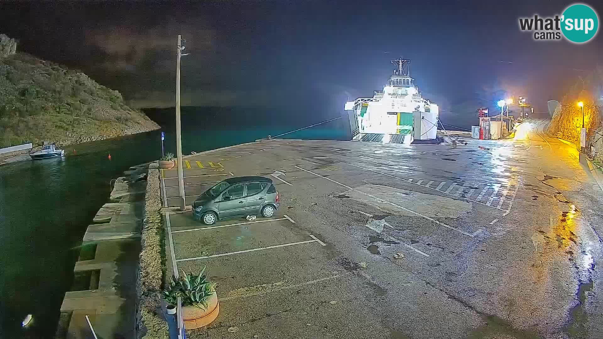 Web kamera trajektna luka Prizna – prema otoku Pag