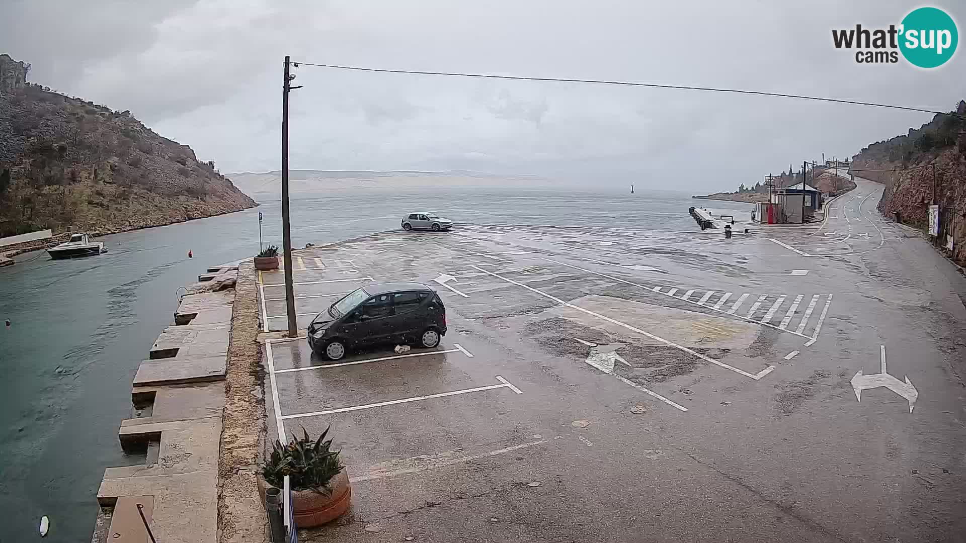 Webcam del puerto de ferris de Prizna – hacia la isla de Pag
