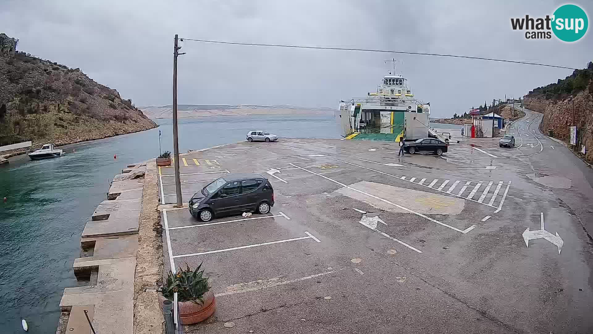 Webcam del puerto de ferris de Prizna – hacia la isla de Pag